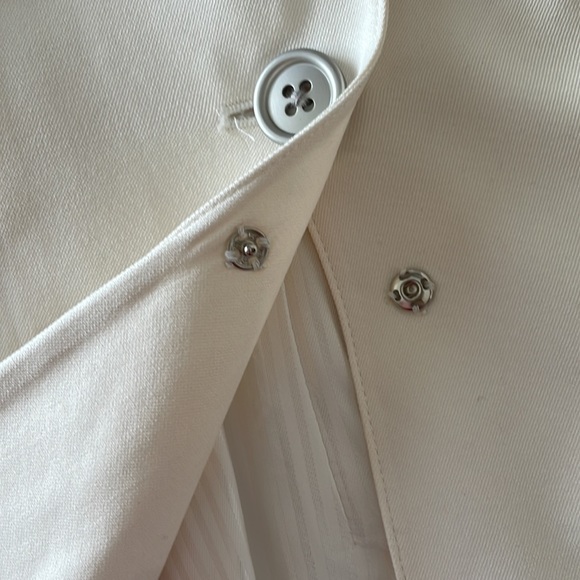 Blazer - Picture 3 of 4